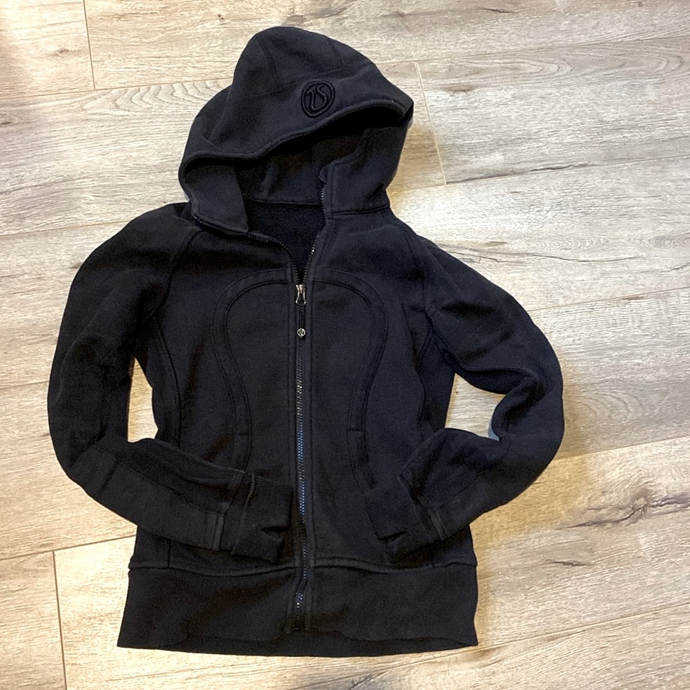 LULULEMON Jacket Black. Hoodie. Thick Material. Women’s Activewear. Size Small